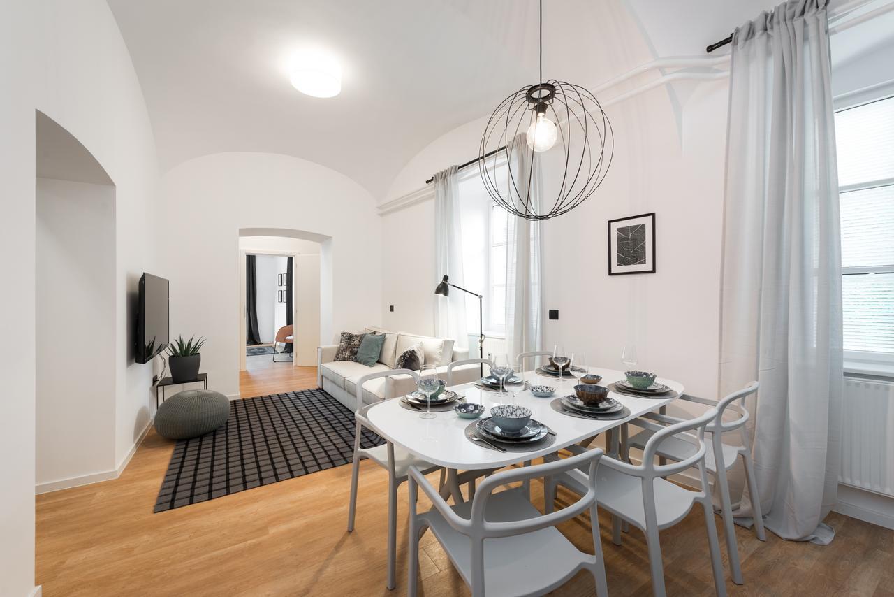 Apartments Rog Ljubljana Exteriör bild